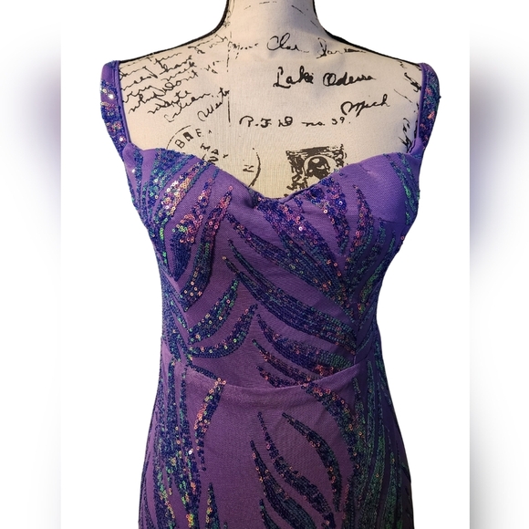 Love & Lemonade Sequin Off-the-Shoulder Gown - Picture 10 of 16